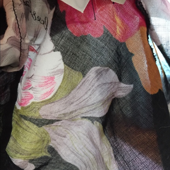 Dolce + Gabanna button down floral blouse - Picture 7 of 12